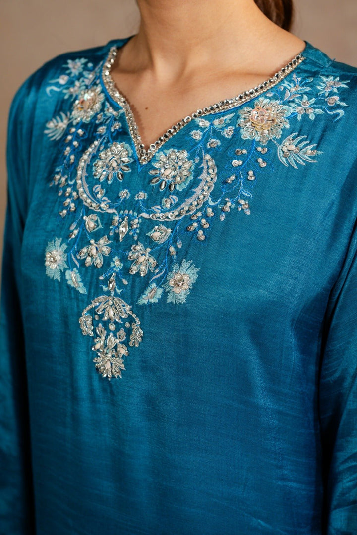 SARENE – Embroidered Raw Silk Set - Zehnaz.ae