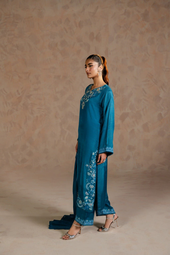 SARENE – Embroidered Raw Silk Set - Zehnaz.ae