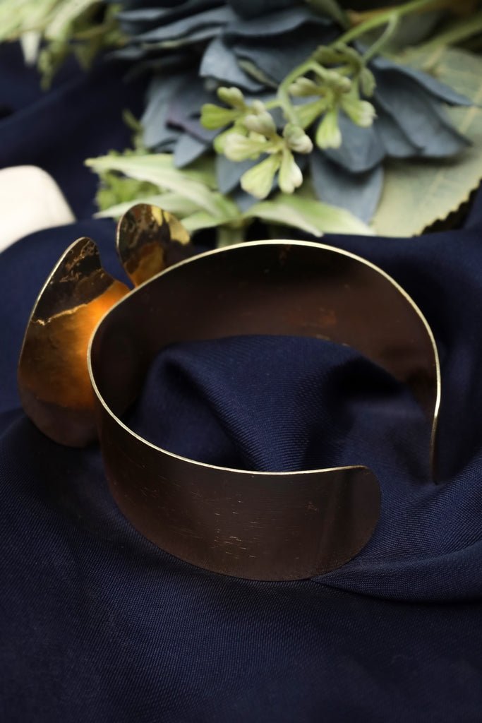 Treesa Gold Tone Hammered Bangle with Turquoise Stone – Adjustable Open Cuff Bracelet - Zehnaz.ae