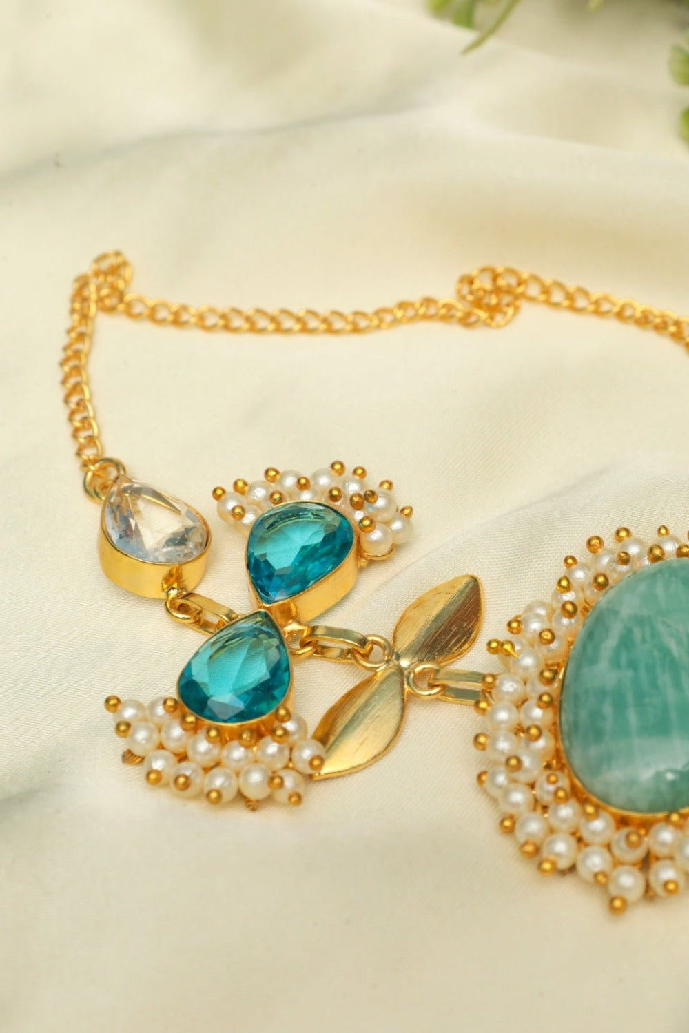 Turquoise & Pearl Gold - Plated Choker Necklace Set - Zehnaz.ae