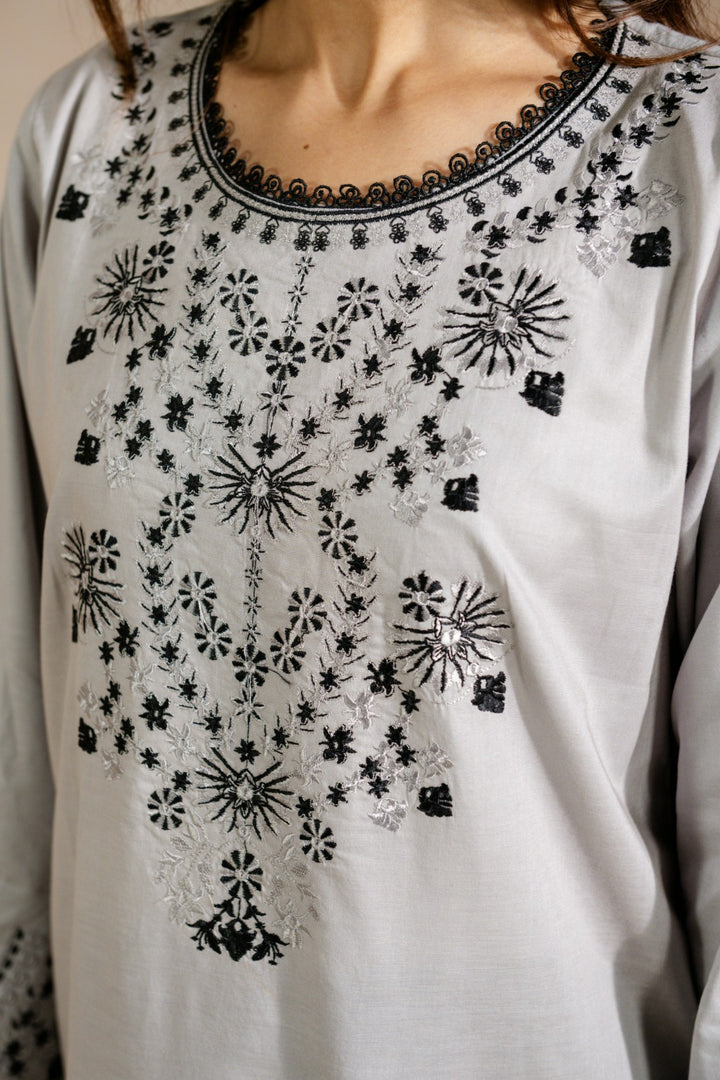 Modern embroidered cambric shirt for women summer collection by Zehnaz
