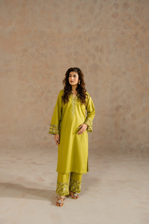 Zimal – Embroidered Cambric Set with Keyhole Sleeves